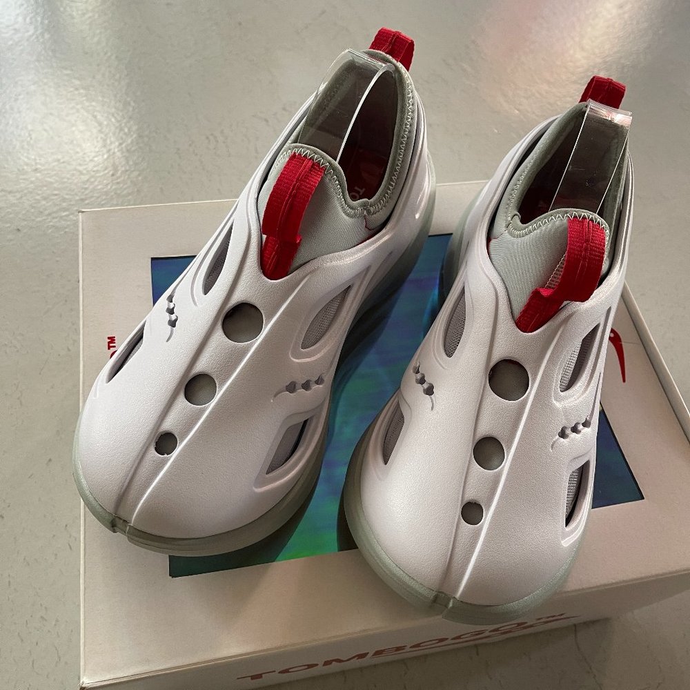 Tombogo x Saucony Butterly Size 8.5 Women